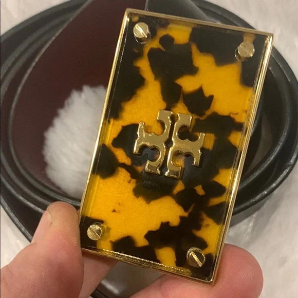 Tory Burch Reversible Black/Crimson Leather Belt with Tortoiseshell Gold Buckle - Picture 10 of 11